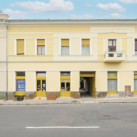 Central Park Rooms Oradea Exterior photo